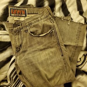 Levi's Straight Cropped Distressed Jeans